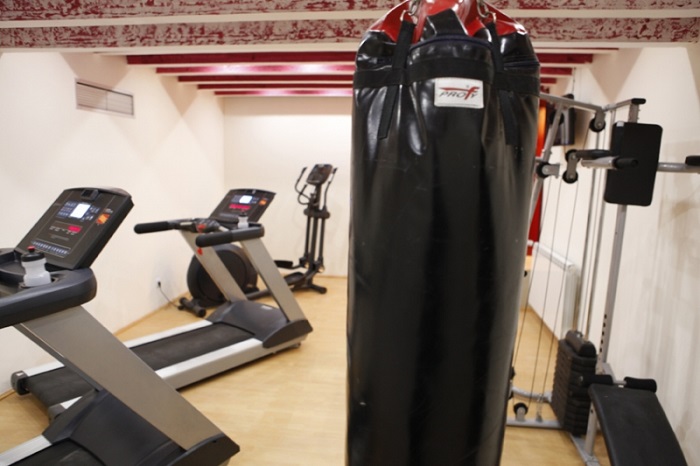 Queen’s Astoria Design 17